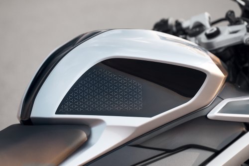2026 Triumph Daytona 660 updated – now with adjustable Showa forks, Triumph quickshifter