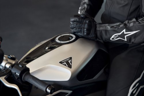 2026 Triumph Daytona 660 updated – now with adjustable Showa forks, Triumph quickshifter