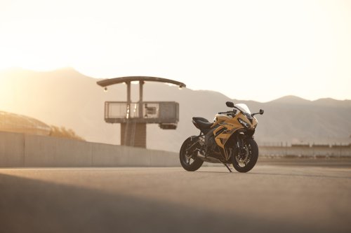 2026 Triumph Daytona 660 updated – now with adjustable Showa forks, Triumph quickshifter