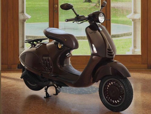 2026 Vespa 946 Horse celebrates the Year of the Horse