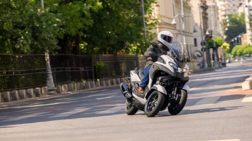 2026 Yamaha Tricity 300 scooter for Europe – three wheels, standing assist, foot brake and airbag