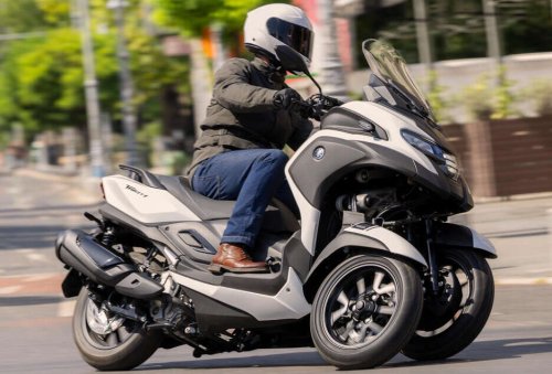 2026 Yamaha Tricity 300 scooter for Europe – three wheels, standing assist, foot brake and airbag