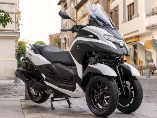 2026 Yamaha Tricity 300 scooter for Europe – three wheels, standing assist, foot brake and airbag