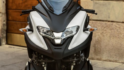 2026 Yamaha Tricity 300 scooter for Europe – three wheels, standing assist, foot brake and airbag