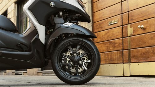 2026 Yamaha Tricity 300 scooter for Europe – three wheels, standing assist, foot brake and airbag
