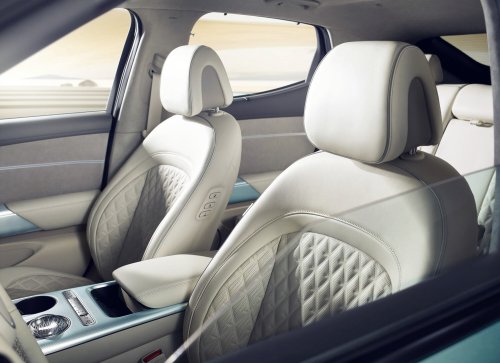 Genesis GV60 Magma – brand’s first production high-performance model; 650 hp/770 Nm, 0-200 km/h 10.9 s
