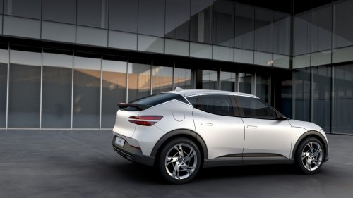 Genesis GV60 Magma – brand’s first production high-performance model; 650 hp/770 Nm, 0-200 km/h 10.9 s