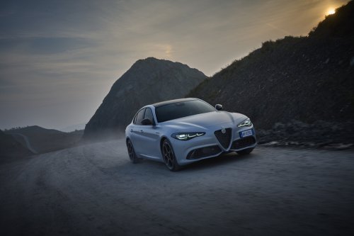 Alfa Romeo is returning to Malaysia – Giulia and Stelvio Veloce teased, 280 PS 2.0L turbo, ROIs open