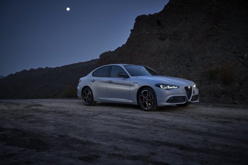 Alfa Romeo is returning to Malaysia – Giulia and Stelvio Veloce teased, 280 PS 2.0L turbo, ROIs open
