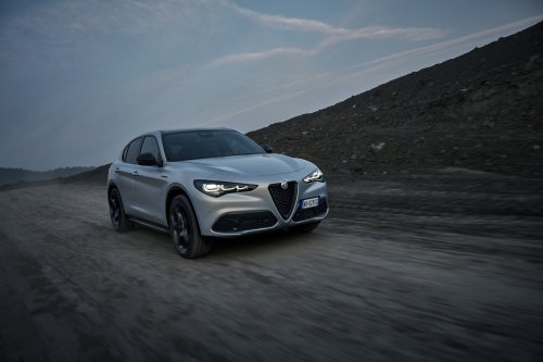Alfa Romeo is returning to Malaysia – Giulia and Stelvio Veloce teased, 280 PS 2.0L turbo, ROIs open