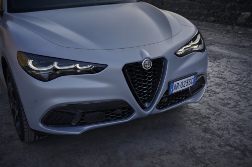 Alfa Romeo is returning to Malaysia – Giulia and Stelvio Veloce teased, 280 PS 2.0L turbo, ROIs open