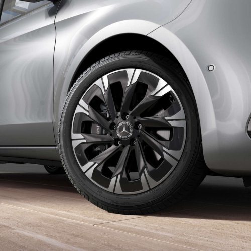 2025 Mercedes-Benz EQV facelift to launch in Malaysia tomorrow – Avantgarde Line, two 12.3-inch screens?