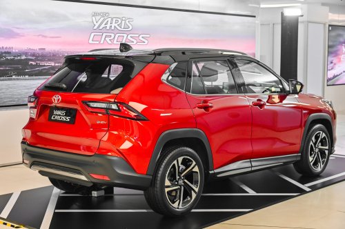 Toyota Yaris Cross launched in Malaysia – 1.5L NA and Hybrid, higher spec than Perodua Traz, from RM100k
