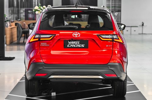 Toyota, Toyota Yaris, Toyota Yaris Cross, Toyota Yaris Cross launched in Malaysia – 1.5L NA and Hybrid, higher spec than Perodua Traz, from RM100k