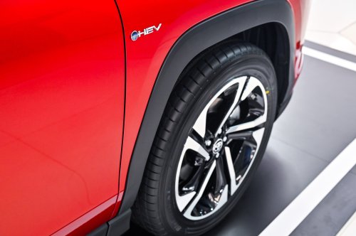 Toyota Yaris Cross launched in Malaysia – 1.5L NA and Hybrid, higher spec than Perodua Traz, from RM100k