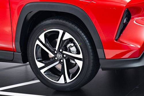 Toyota Yaris Cross launched in Malaysia – 1.5L NA and Hybrid, higher spec than Perodua Traz, from RM100k