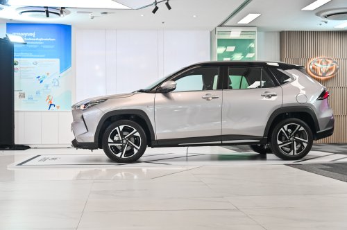 Toyota Yaris Cross open for booking in Malaysia – up-specced Traz 1.5S NA for RM100k, 1.5S hybrid RM110k
