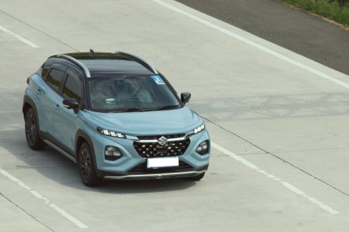 Suzuki , Suzuki Fronx, Review Suzuki Fronx: Crossover Kompak dengan Performa Andal dan Fitur Keamanan Modern