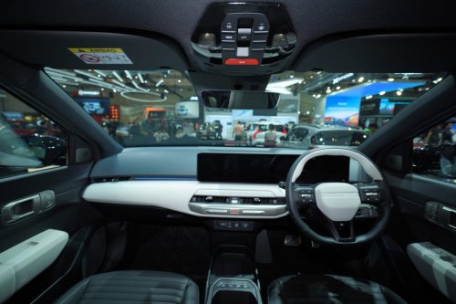 Kia, Kia EV4 Tampil Perdana di GIIAS 2025, Tapi Belum Dijual