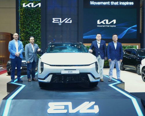 Kia, Kia EV4 Tampil Perdana di GIIAS 2025, Tapi Belum Dijual