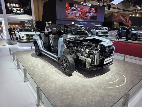 Suzuki , Suzuki Fronx, Pilih SUV Produksi Indonesia, Lebih Aman dan Terjamin: Suzuki Fronx di GIIAS 2025 Jadi Sorotan