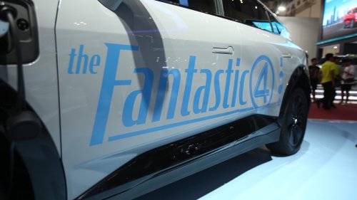 VinFast, VinFast VF7, VinFast Pamerkan VF7 Disney Edition di GIIAS 2025, Hapus Image Taksi di Indonesia