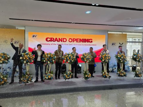 SAIC Motor Resmikan MG & Wuling User Experience Center Pertama di Indonesia