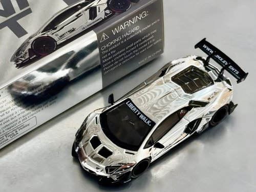 Liberty Walk Full Team Hadir di IMX 2025, Luncurkan Diecast Chrome Edisi Terbatas