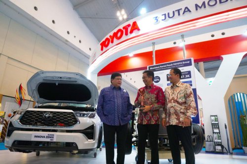 Toyota | Toyota Indonesia Raih Penghargaan atas Tiga Dekade Mendorong Ekspor Otomotif Nasional