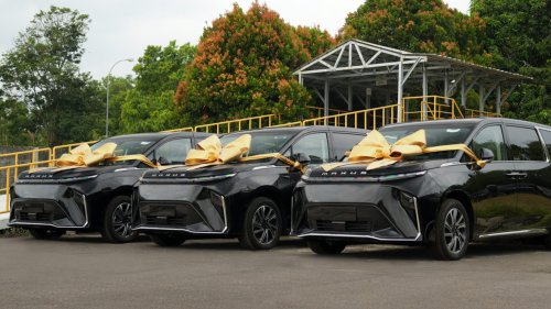 MAXUS Serahkan MIFA 7 dan MIFA 9 Produksi Lokal Pertama