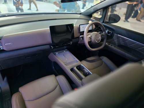 Wuling, Mengulas Detail Perbedaan Wuling Darion EV vs PHEV
