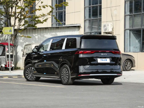 BYD, BYD M9 Generasi Kelima Meluncur, MPV PHEV yang Mewah