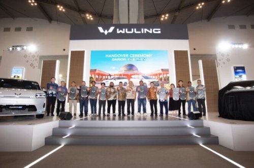 Wuling Resmi Serahkan Unit Darion ke Konsumen di GJAW 2025