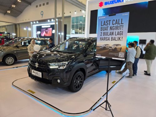 Suzuki , Ini Deretan Mobil Hybrid di Booth Suzuki GJAW 2025