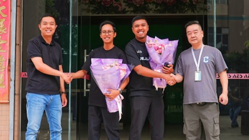 BullAES Mengajak 2 Influencer Uji Kualitas Produk di Tiongkok