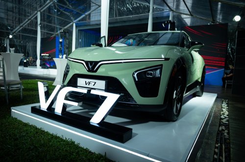 VinFast, VinFast VF 7, VinFast Gelar The Party in Mo7ion dan Tunjukkan Performa Unggul VF 7