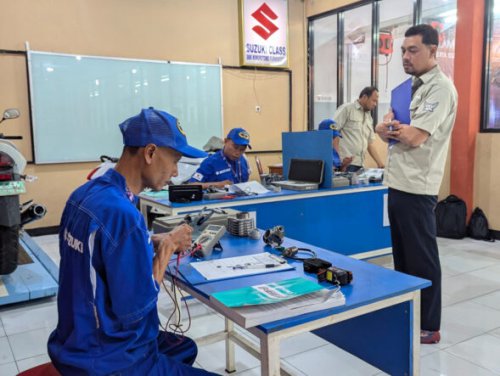 Suzuki Uji Kompetensi Teknisi Sepeda Motor Secara Nasional