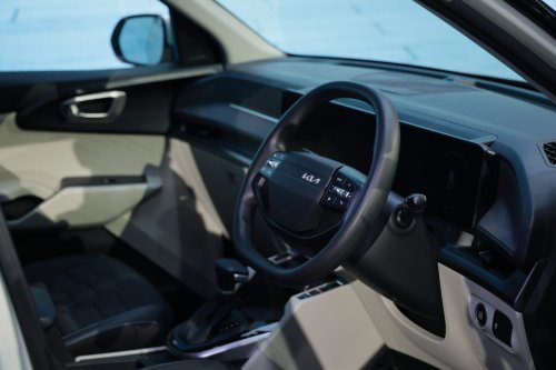 Kia, Kia Carens, Kia RIlis Harga The All New Carens di IIMS 2026, Mulai Rp 300 Jutaan