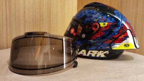Shark Helmet Pamer Teknologi Visor Irid, Dibekali Fitur Canggih