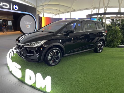 Ada Lima Varian, Harga BYD M6 DM Lebih Murah Dari M6 EV?