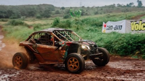 Raih Banyak Trofi Juara, Motu Jangkar Biru Tampil Mendominasi