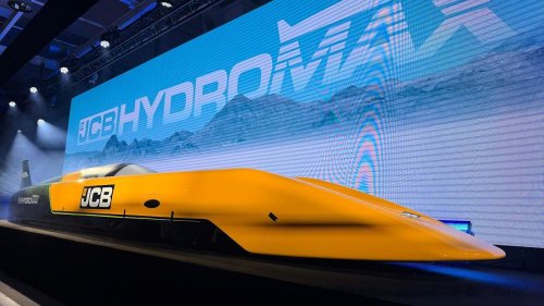 JCB targets new land speed record with hydrogen car