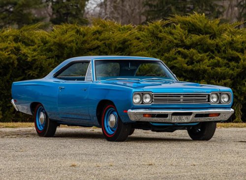Restored 1969 Plymouth Hemi Road Runner Heads to Auction with Matching-Numbers Drivetrain