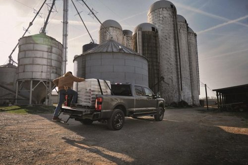 Ford, Ford's Super Duty Trucks Now Get the 7.3-Liter 'Godzilla' V-8 Standard and Ditch the Weaker Diesel