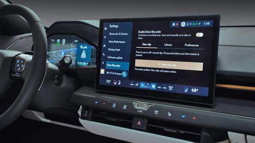 Lexus ES Finally Has the Tech to Match Its Luxury Reputation