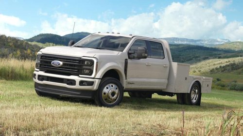 2027 Ford Super Duty Drops Base Engines As Godzilla V8 Becomes Standard