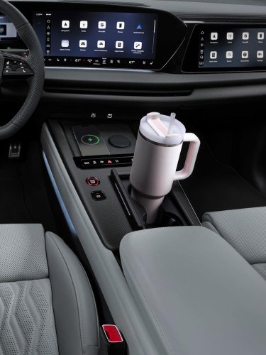 View Photos of the Audi Q9 Interior