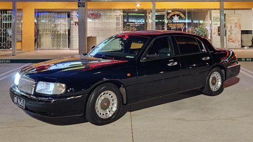 Lincoln, You Can Buy This Lincoln Town Car Reskinned With Chinese Domestic Market Parts From a Bygone Era