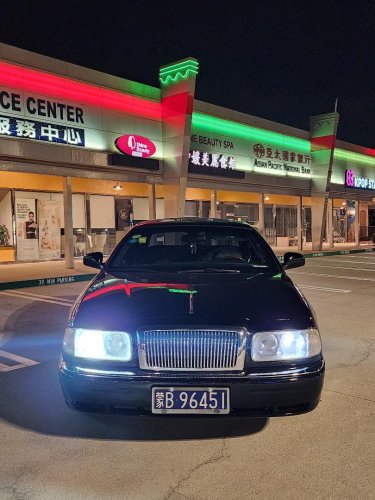 Lincoln, You Can Buy This Lincoln Town Car Reskinned With Chinese Domestic Market Parts From a Bygone Era