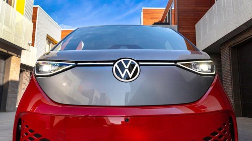 Volkswagen ID Buzz Discounts Are Huge Now. Is the Retro EV Van Finally Worth It?